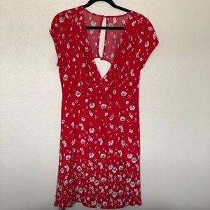 ❤️ FREE PEOPLE ❤️ Red sun dress | keyhole
